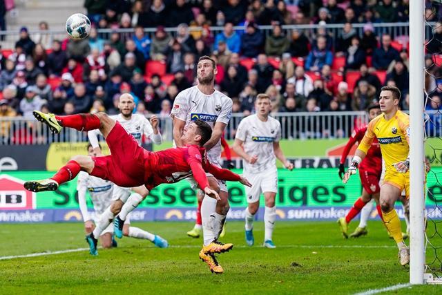  莱切主场负于亚特兰大，穆里尔帽子戏法惊艳