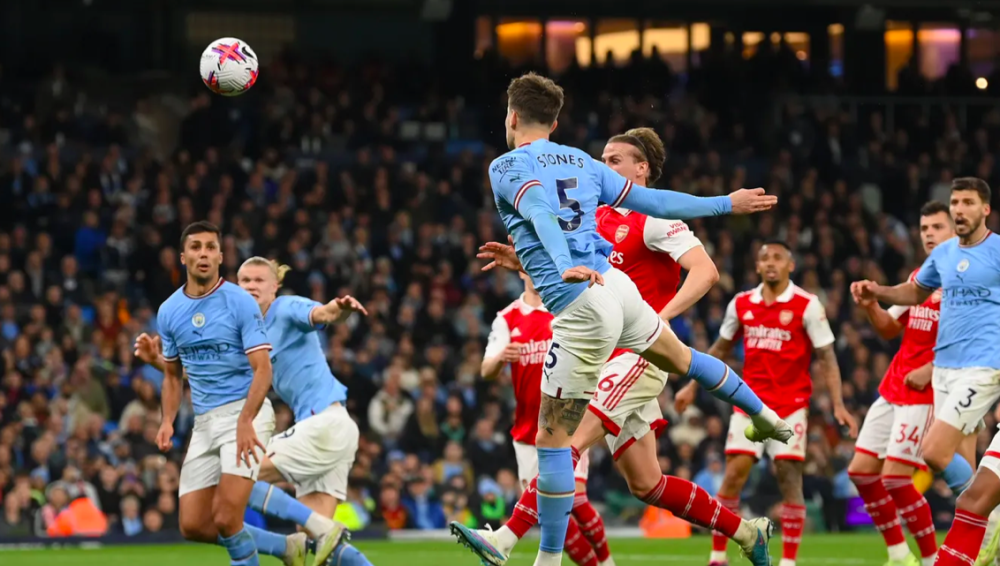  德布劳内丁丁连线，曼城德比战击溃曼联