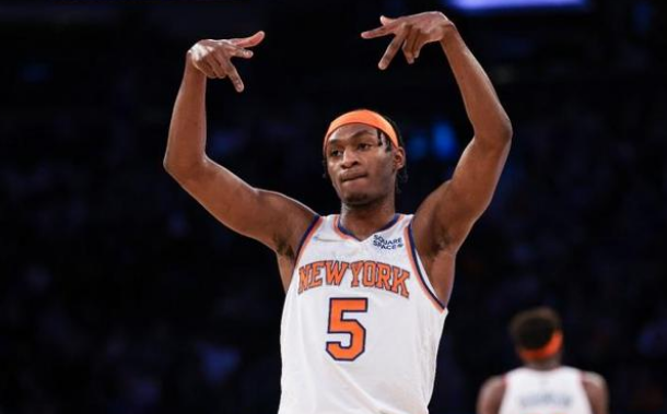  尼克斯布伦森末节连得八分，助队逆转击败热火  