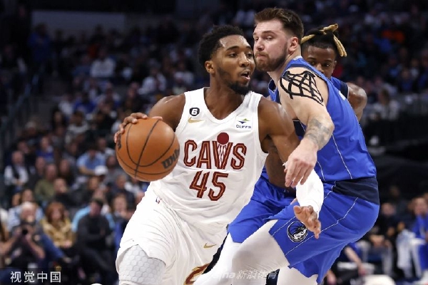  米切尔高效得分骑士大胜开拓者冲击东部前列